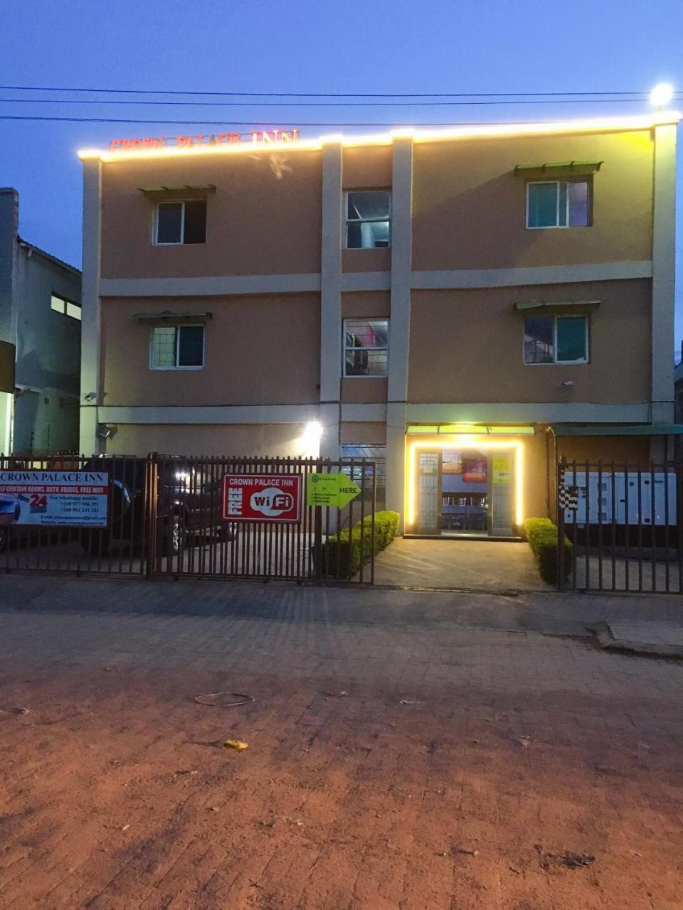 Crown Palace Inn Lusaka Dış mekan fotoğraf