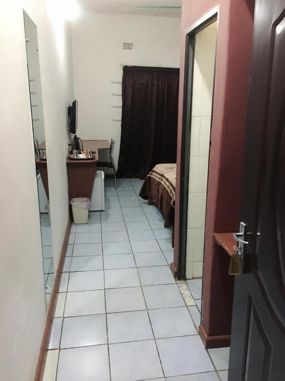 Crown Palace Inn Lusaka Dış mekan fotoğraf